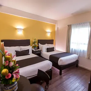 Plaza Poblana Hotel